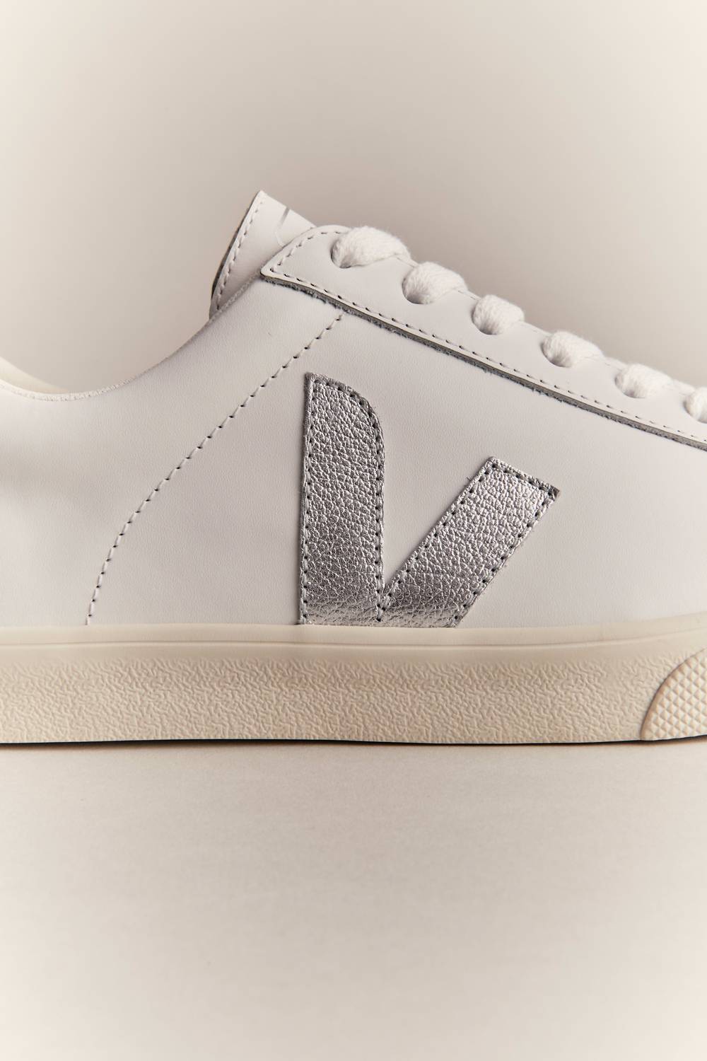 Veja - Women's Esplar Leather Sneaker