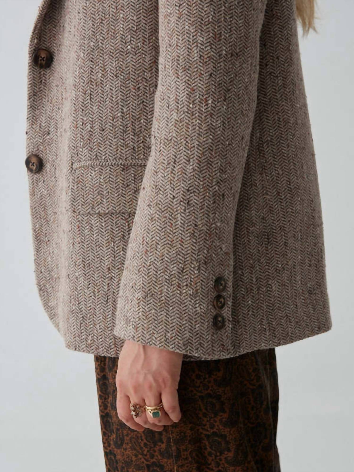 Maison Hotel - Frederick Blazer