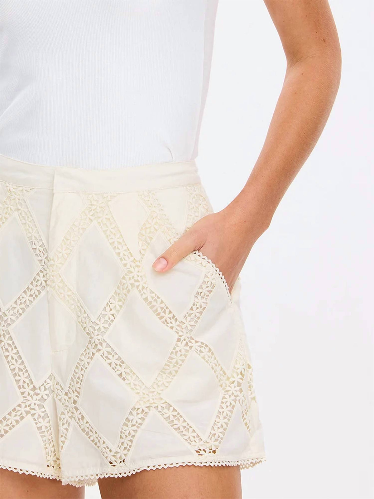 Kivari - Izzy Short