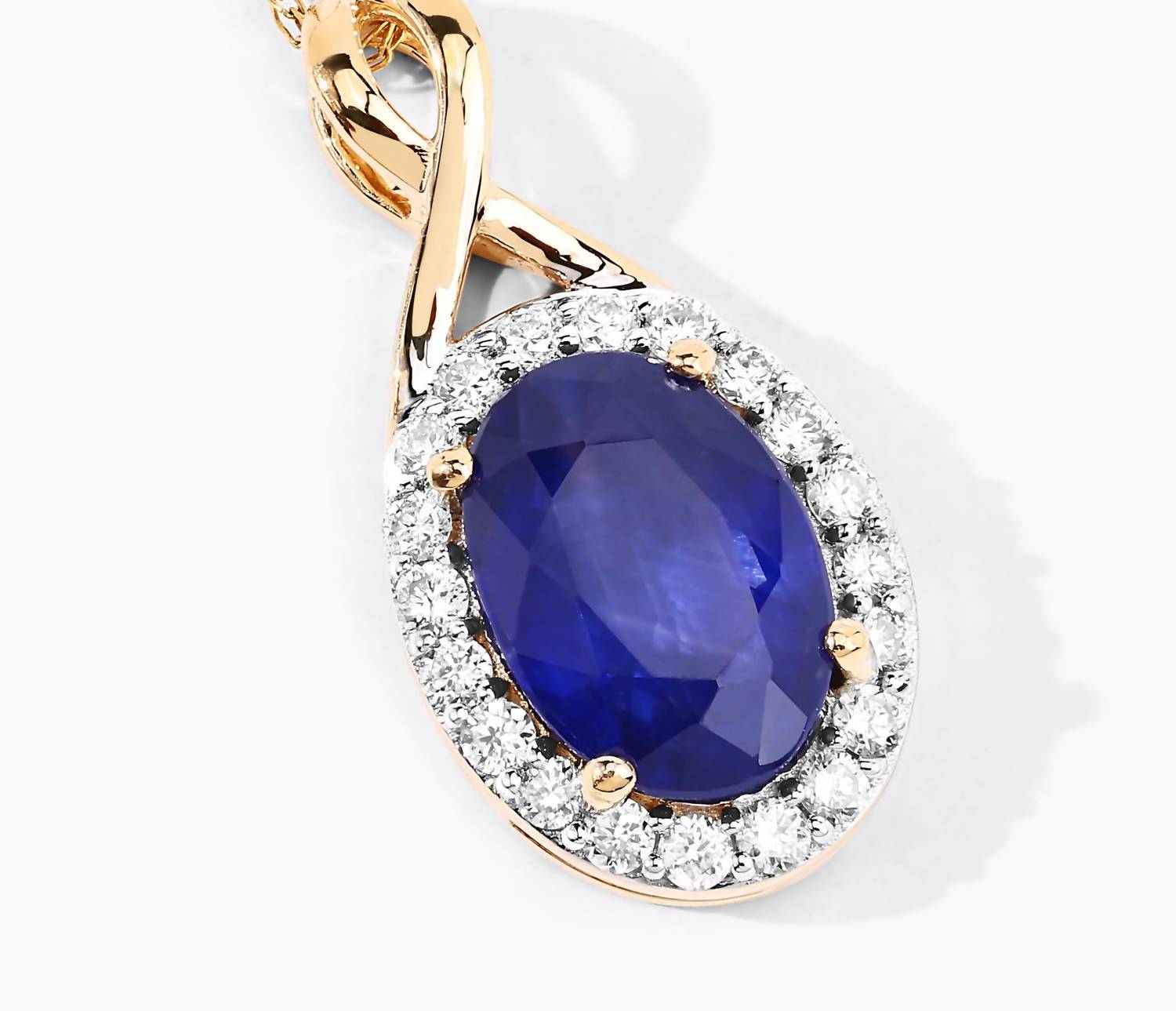 Diana M Jewels Women's Oval Natural Sapphire Pendant Necklace (1.88 Ct) - Classic in 18k yellow gold - women's jewelry - detail view