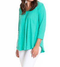 Apny - Flowy V-neck Tee