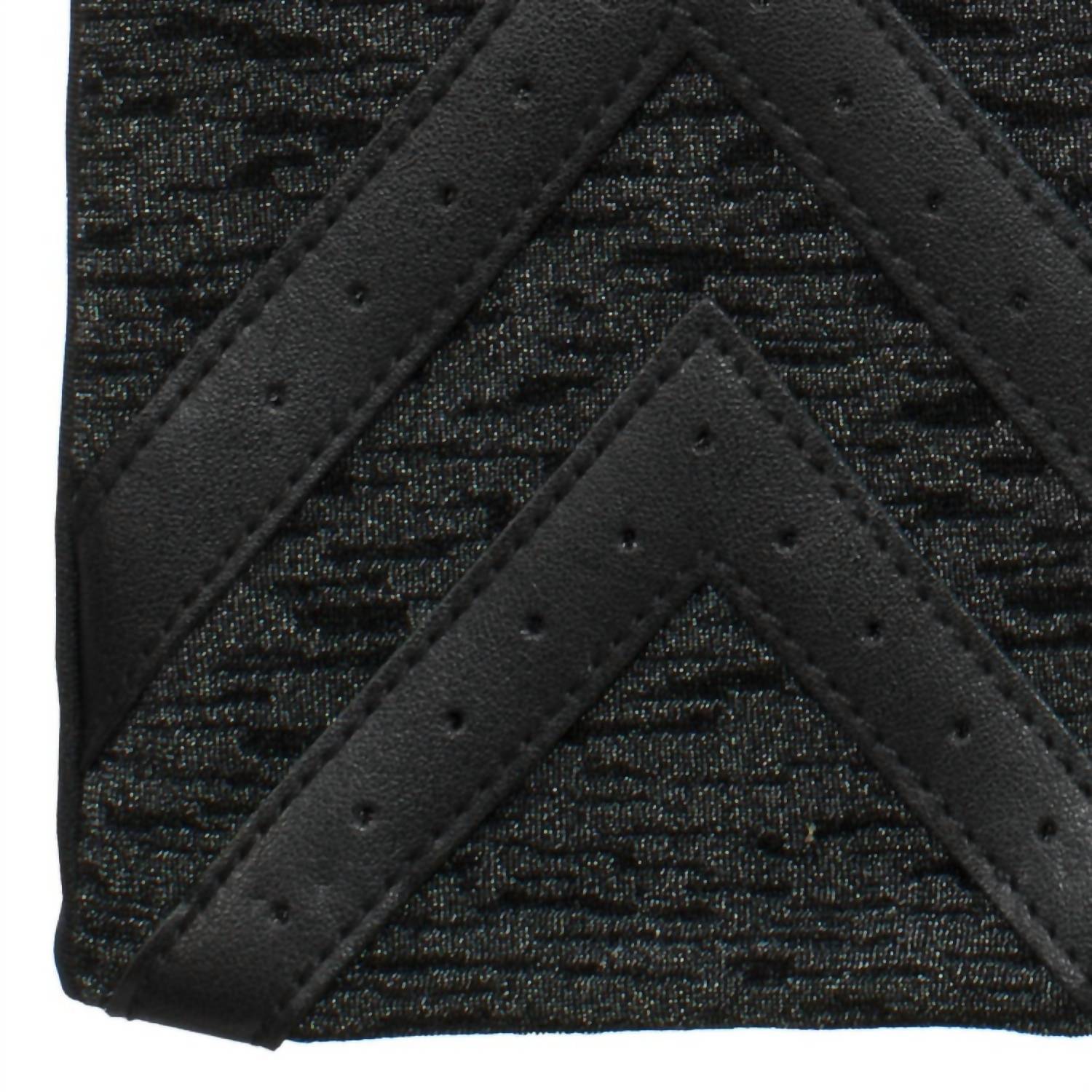 Isotoner - Women’s Smartdri Chevron Touchscreen Gloves