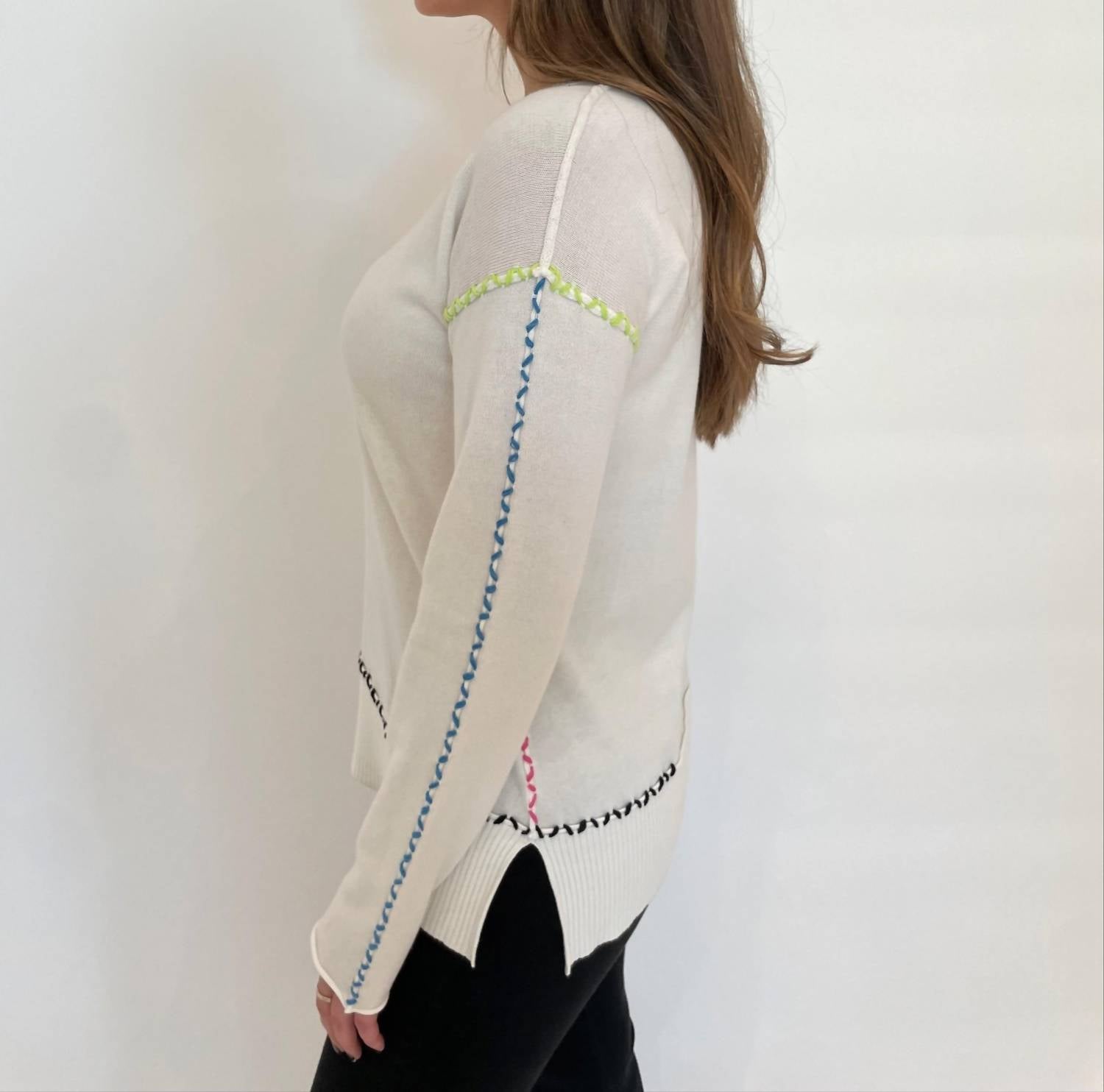 Pure Amici - Mona Stitch V-neck Sweater