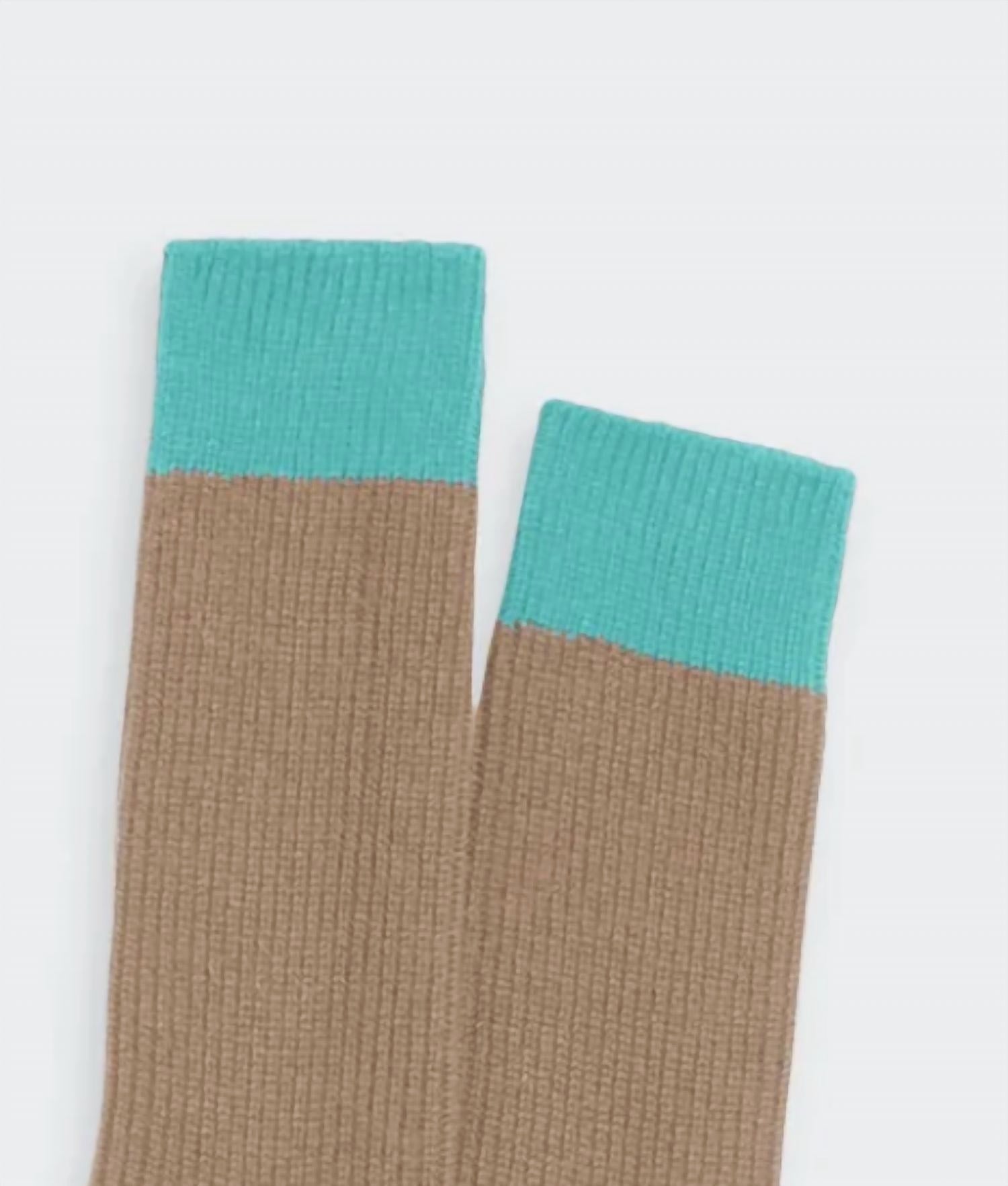 Guest In Residence - Unisex Soft Socks