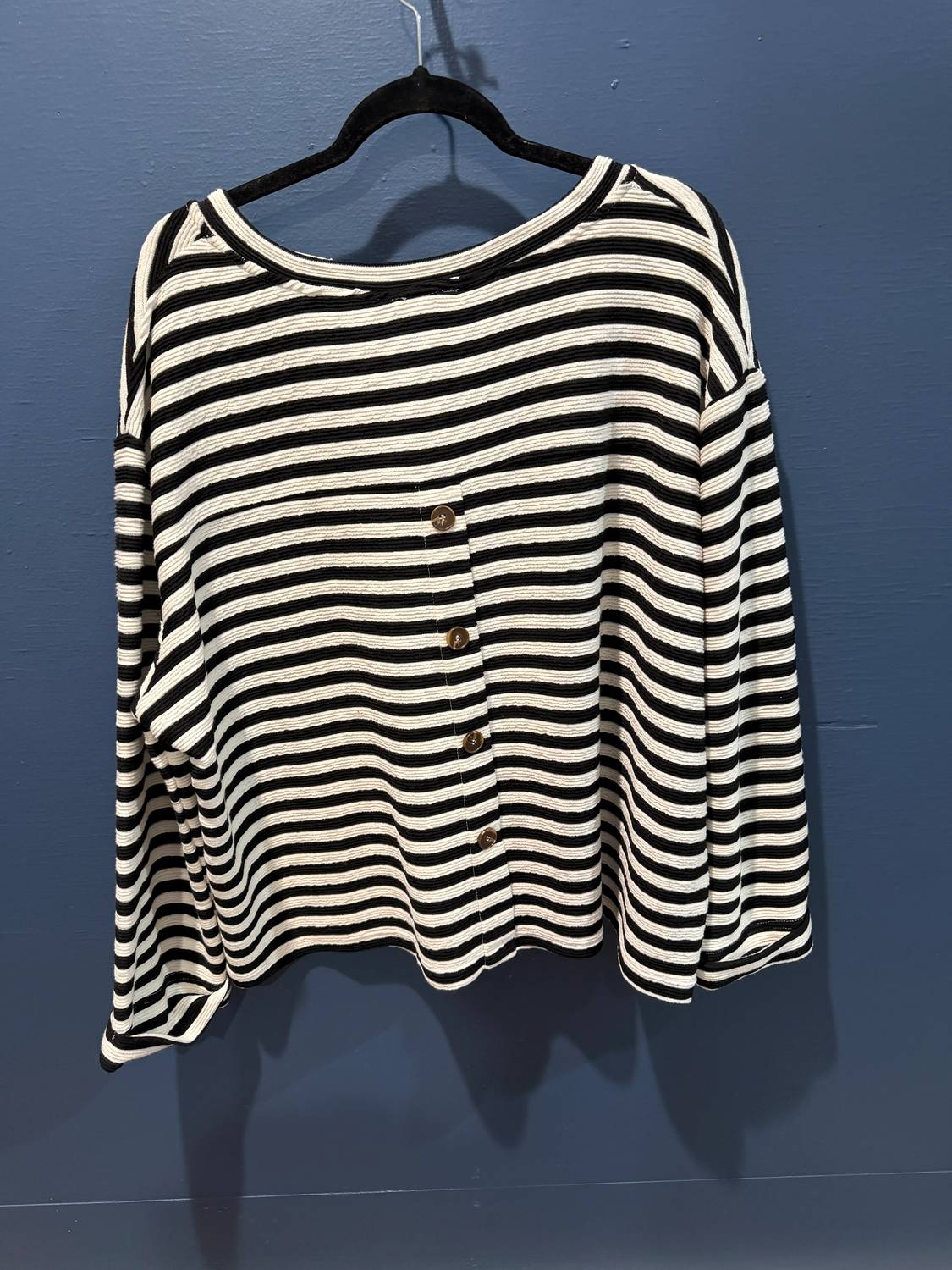 Blu Pepper - Women's Split Neck Button Back Top