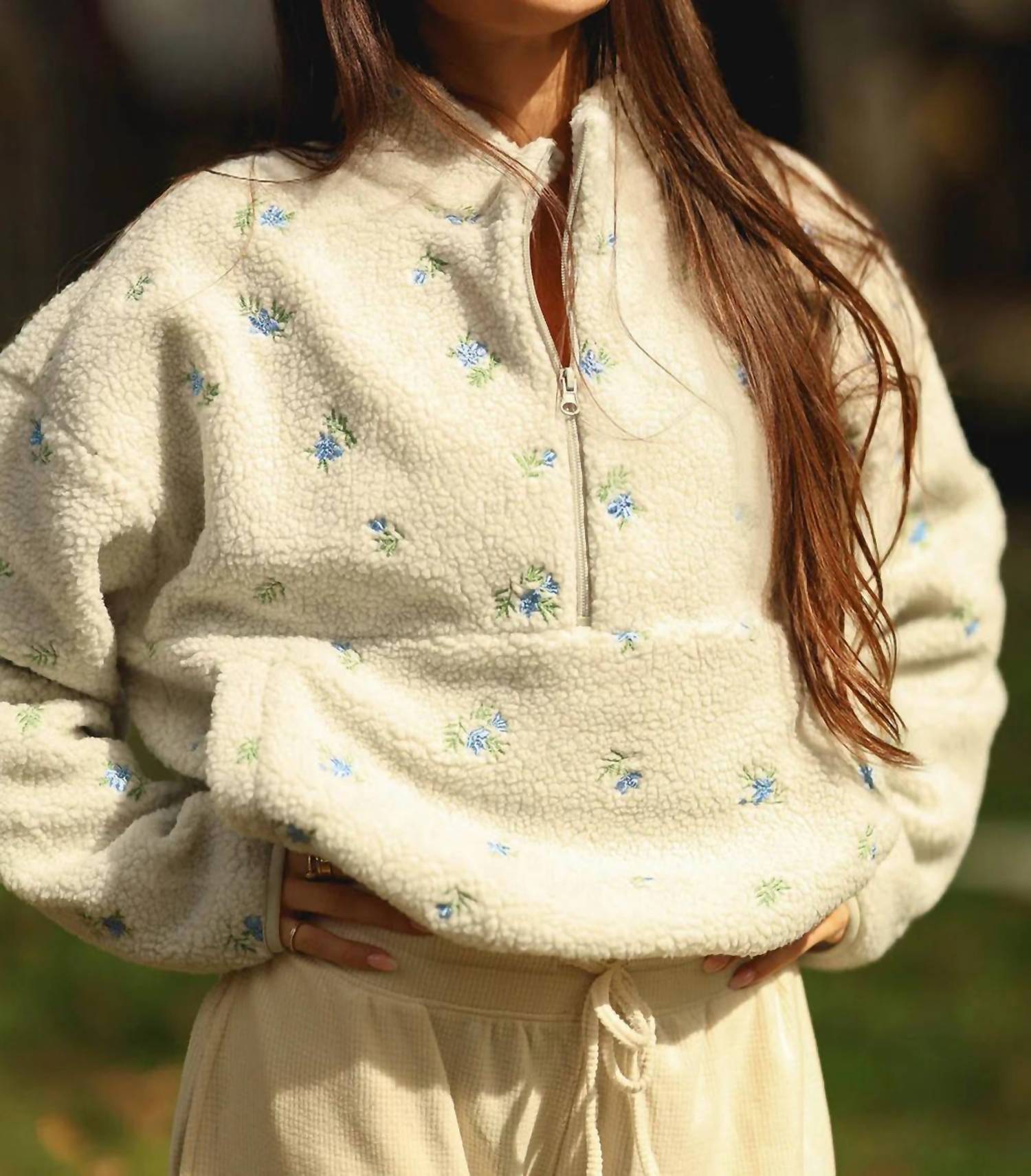 The Happy Camp3R - Elle Pullover Sweater