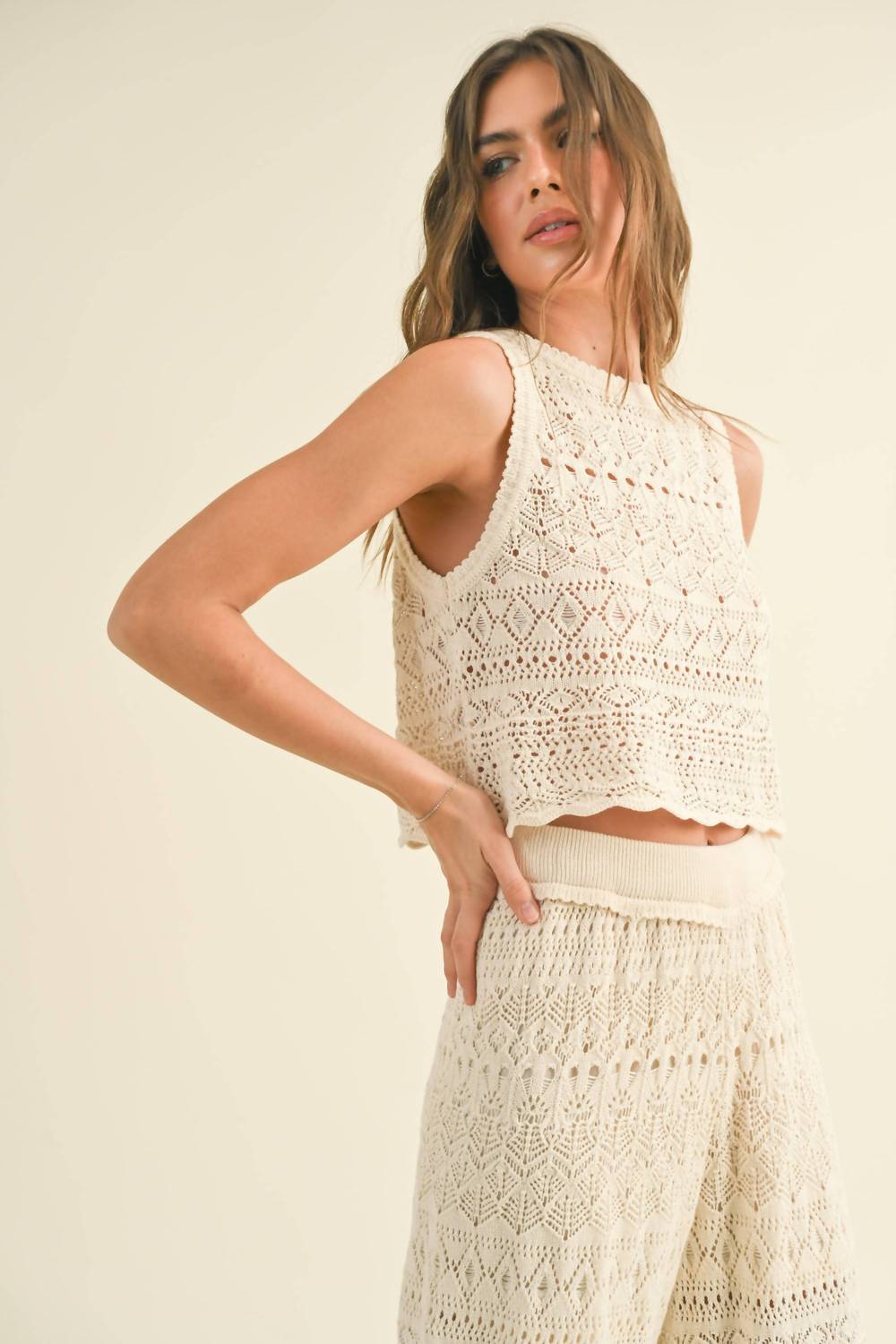 Miou Muse - Crochet Buton Crop Top