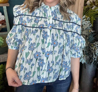 Ee:Some - Bell Top With Puff Sleeve