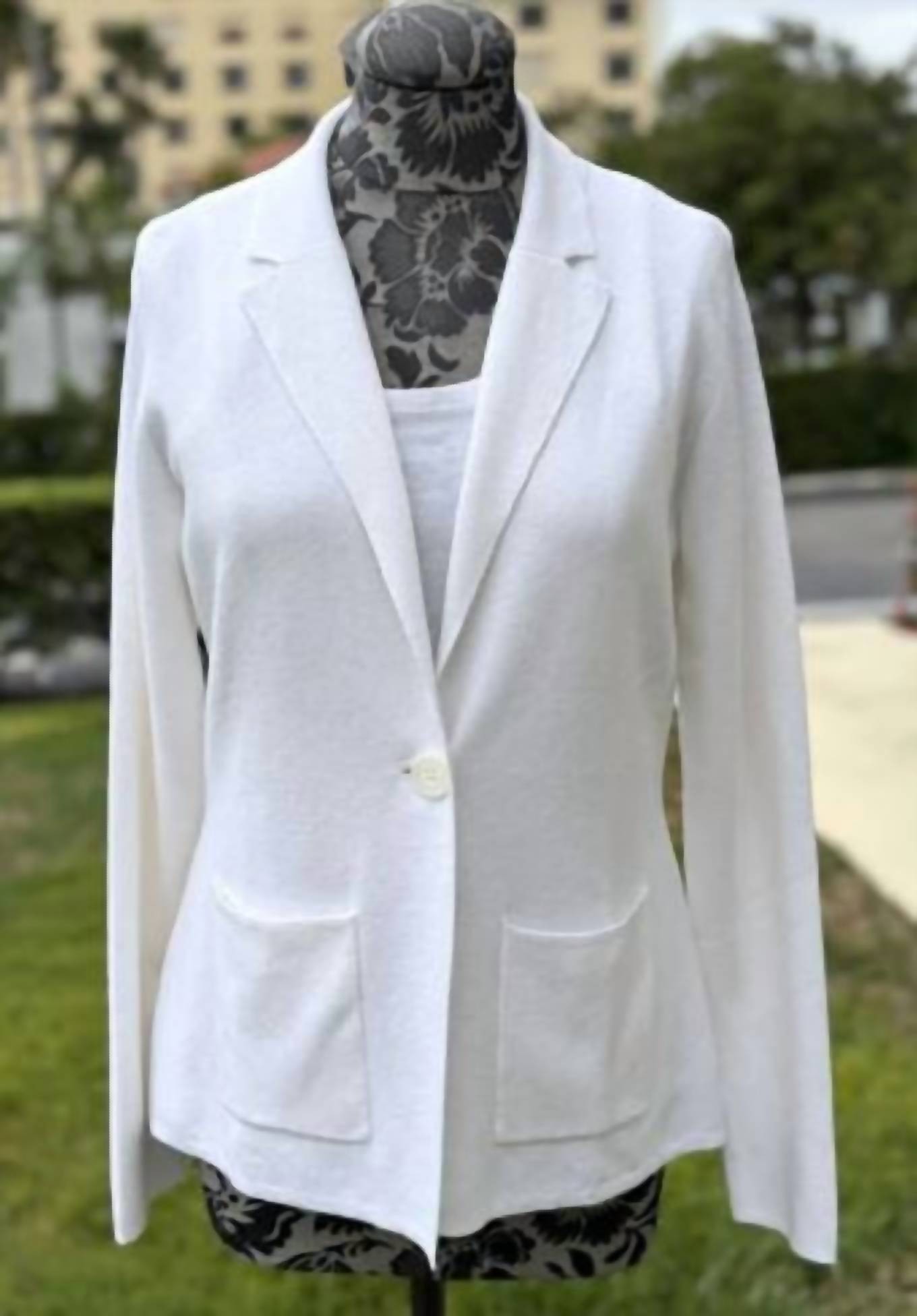 Pure Amici - Knit One Button Blazer