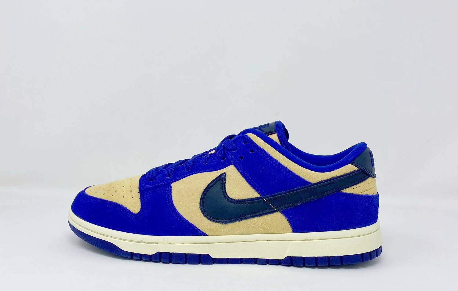 Nike - Women's Dunk Low Sneakers