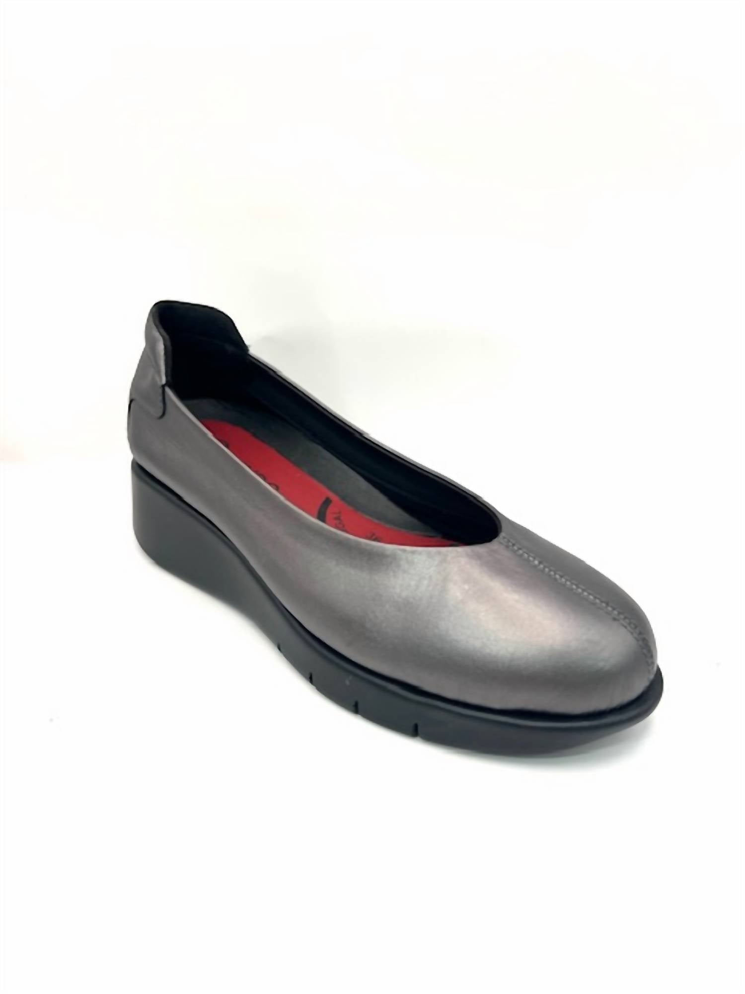 SAYDO Women's Sonia Ballet Flat in satin anthracite - women's flats - detail view