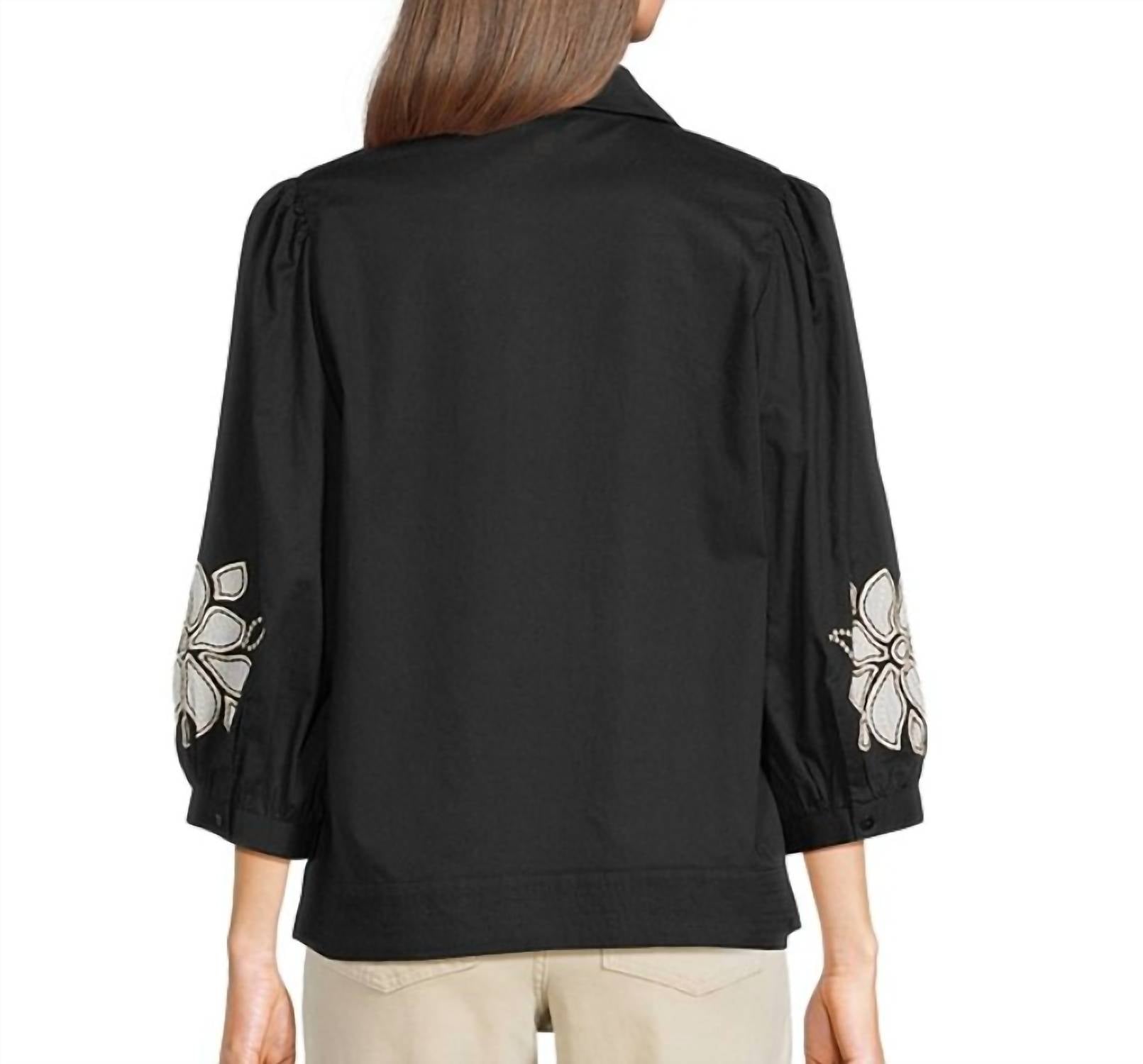 Tru Luxe - Poplin Embroidered Floral Applique Collared V-neck 3/4 Sleeve Popover Shirt