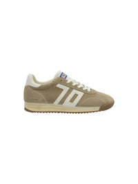 Back 70 - Women's Runner Sneaker