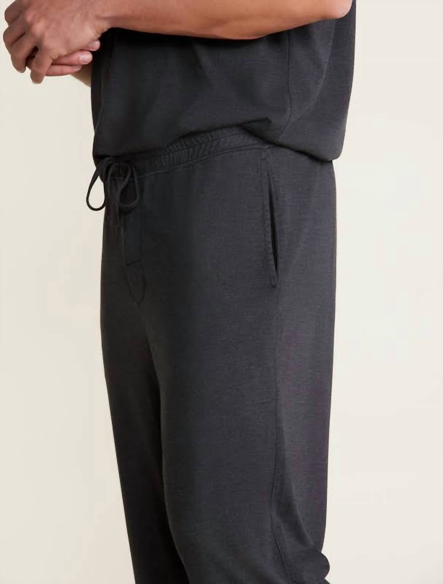 BAREFOOT DREAMS MEN'S HEATHERED PANT in carbon - men's pants - detail view