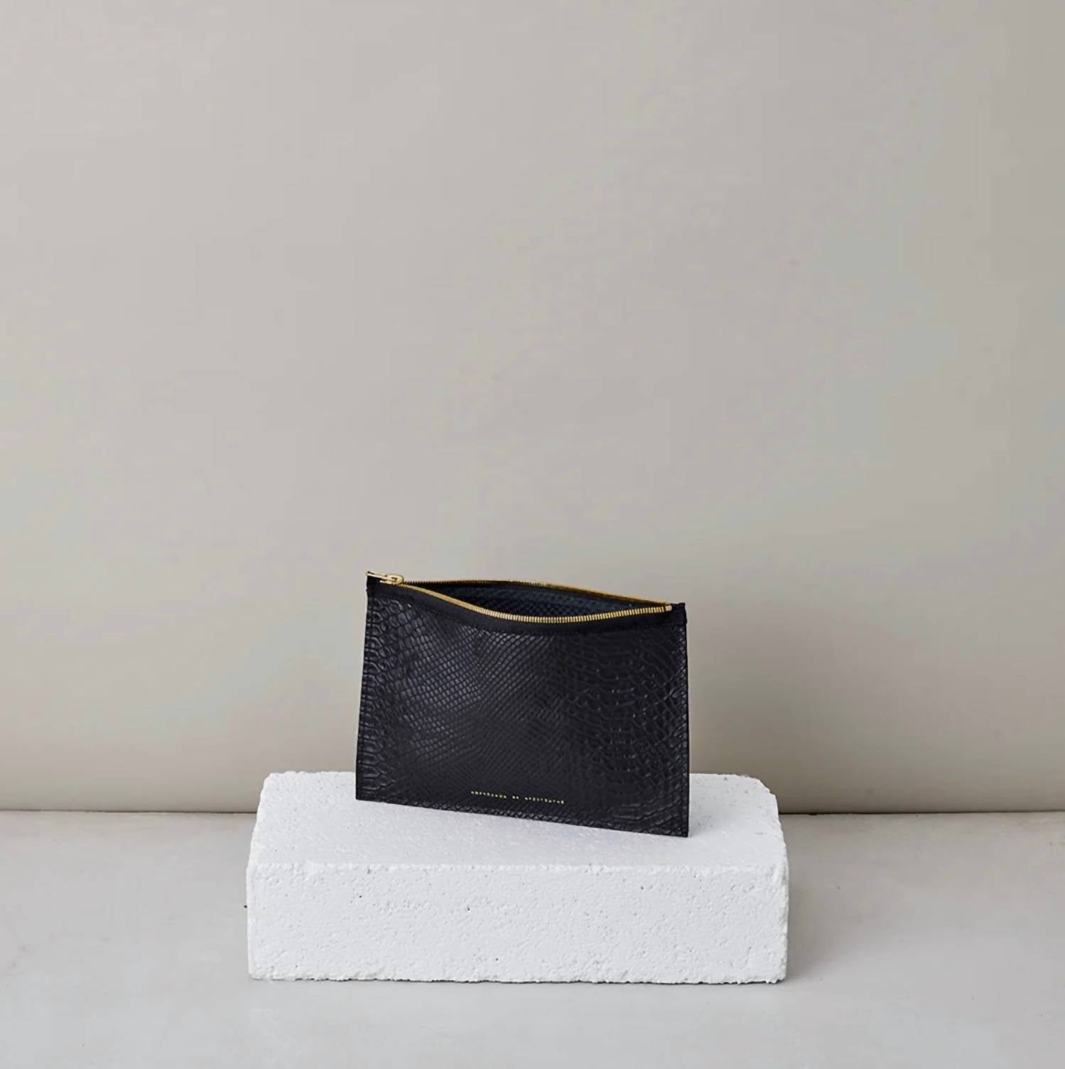 Ampersand As Apostrophe - Women's Half Tote Bag
