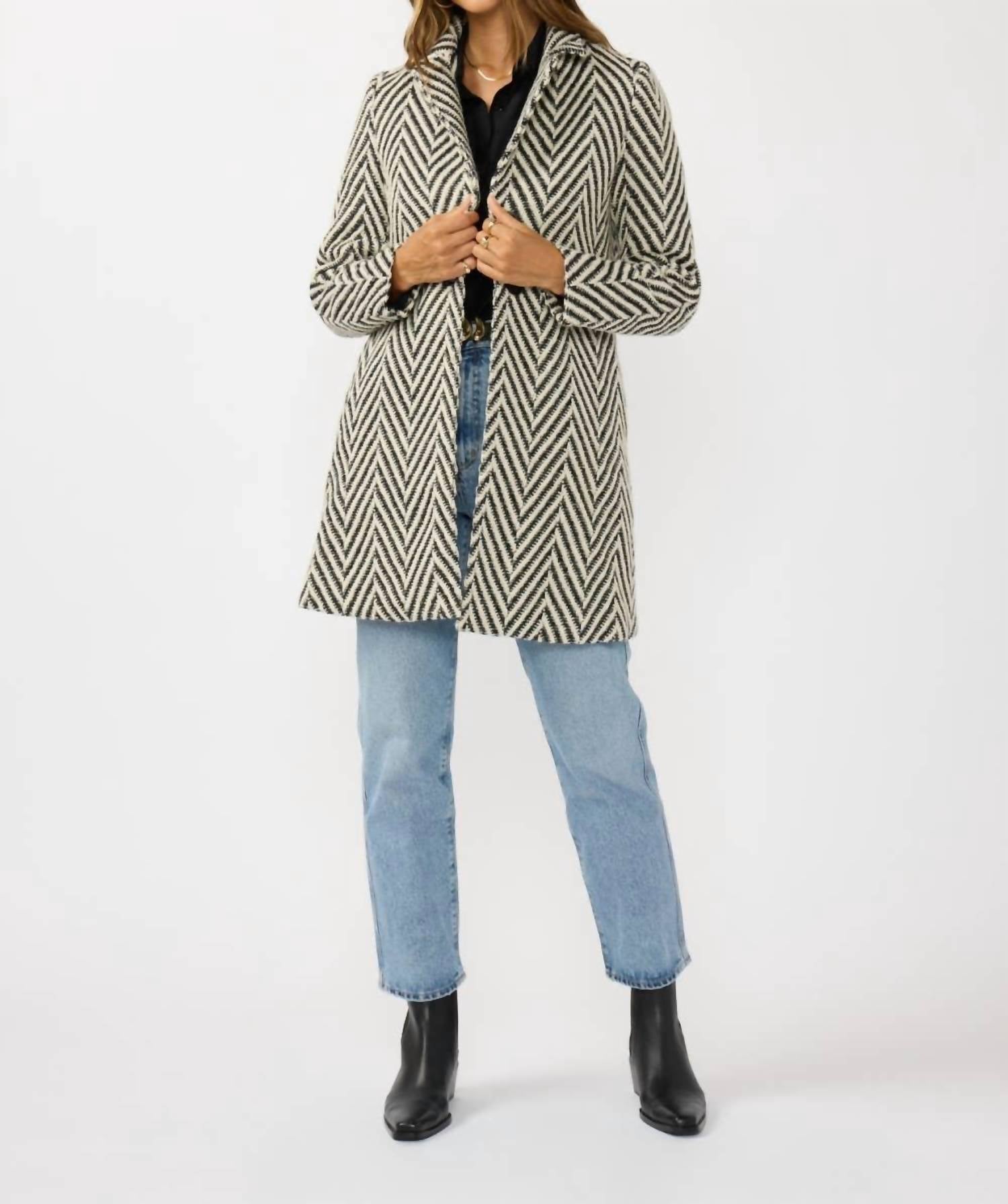 Lovestitch - Notched Lapel Long Sleeve Coat
