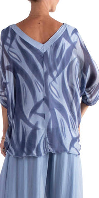 Gigi Moda - Diana Wave Print V-neck Blouse