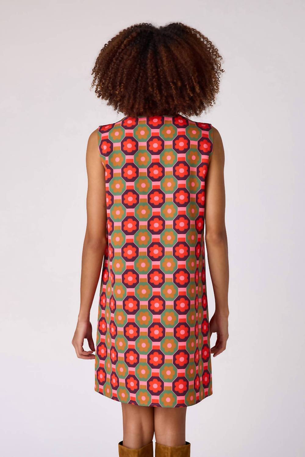 Crosby by Mollie Burch Zaire Sleeveless Shift Dress in mod daisy - women's dress - detail view