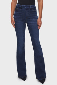 Good American - Pull On Flare Jeans