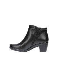 Naturalizer Women's Elisabeth Boots in black - women's shoe - detail view