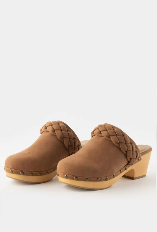 Soda - Women's Braided Clogs