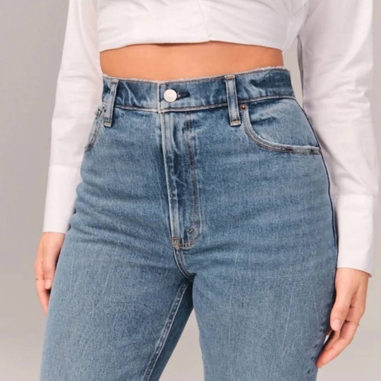 Abercrombie & Fitch - Ultra High Rise Vintage Flare Jeans