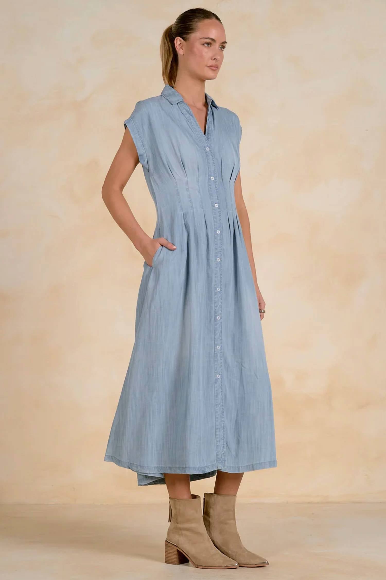 Elan - Cap Sleeve Chambray Midi Dress