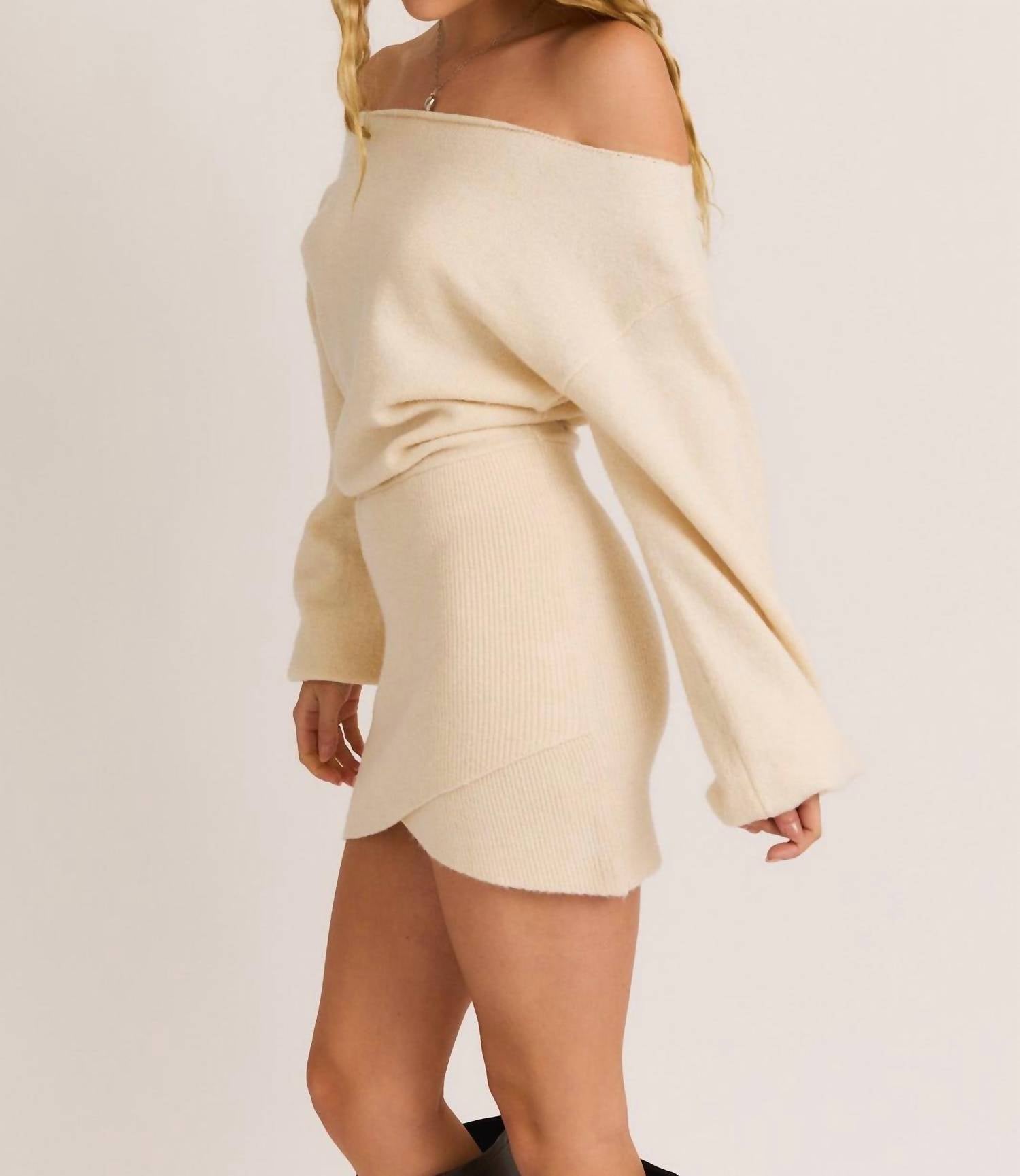 Le Lis - Boat Neck Sweater Dress