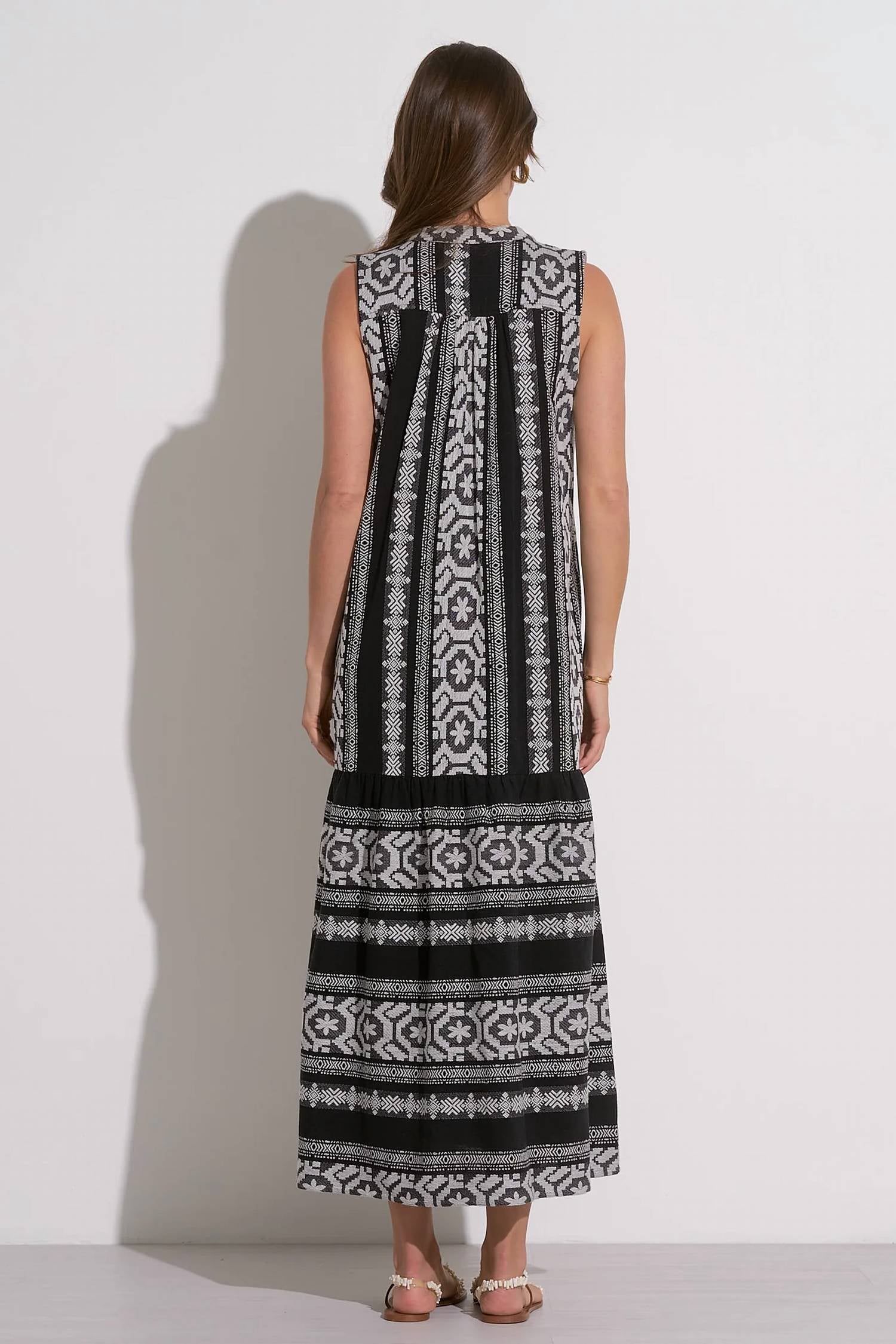 Elan - Sleeveless V-neck Maxi Dress