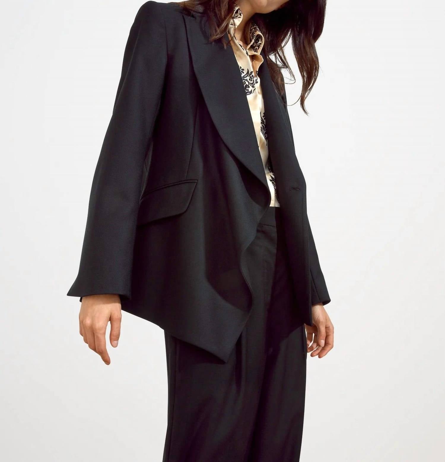 WE-AR4 Uptown Drape Blazer in black - women's jacket - detail view