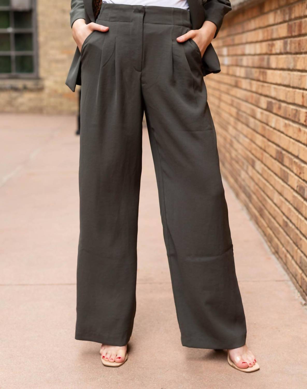 SKIES ARE BLUE Wide Leg Tailored Pants in olive - women's pants
