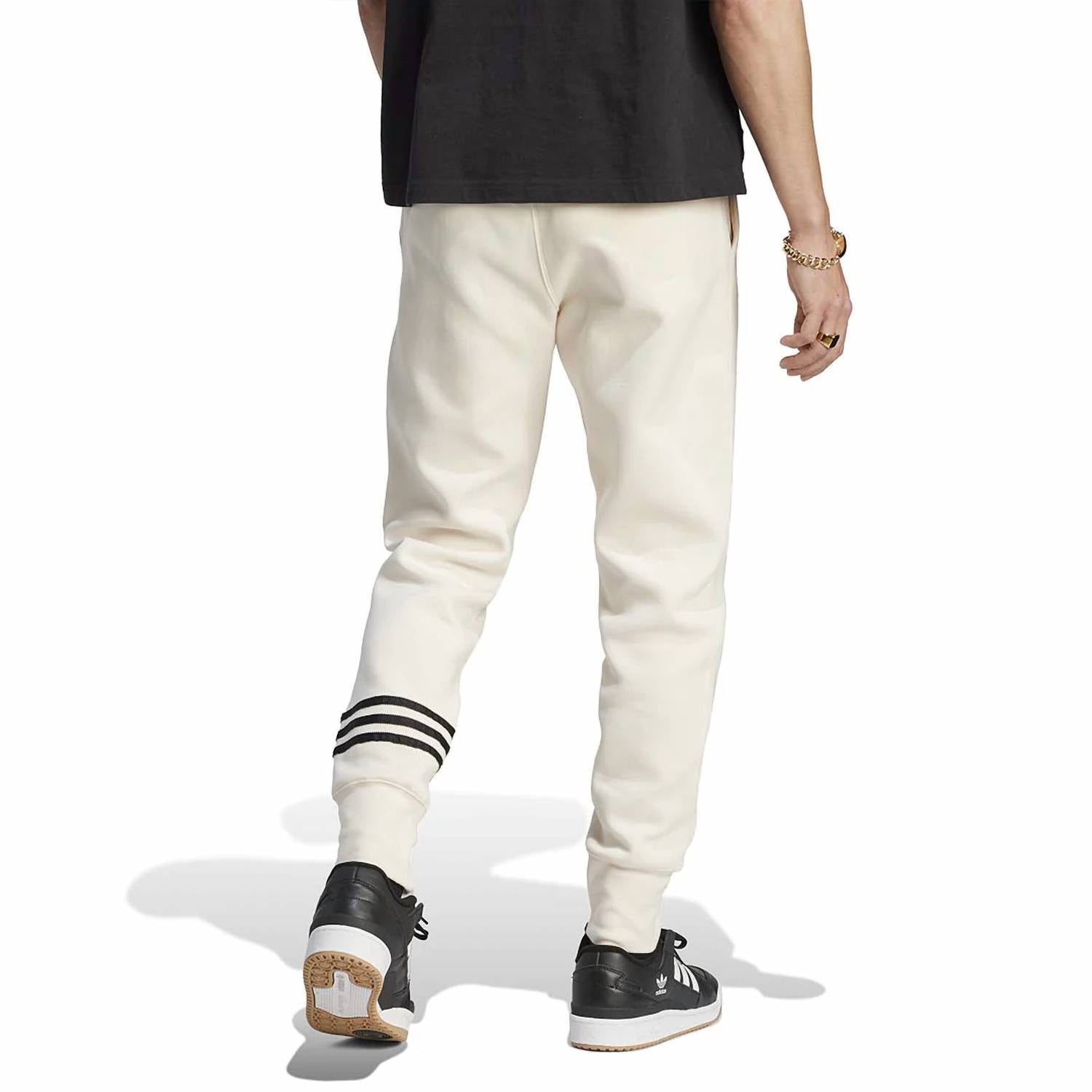 Adidas - Men's Adicolor Neuclassics Sweatpant