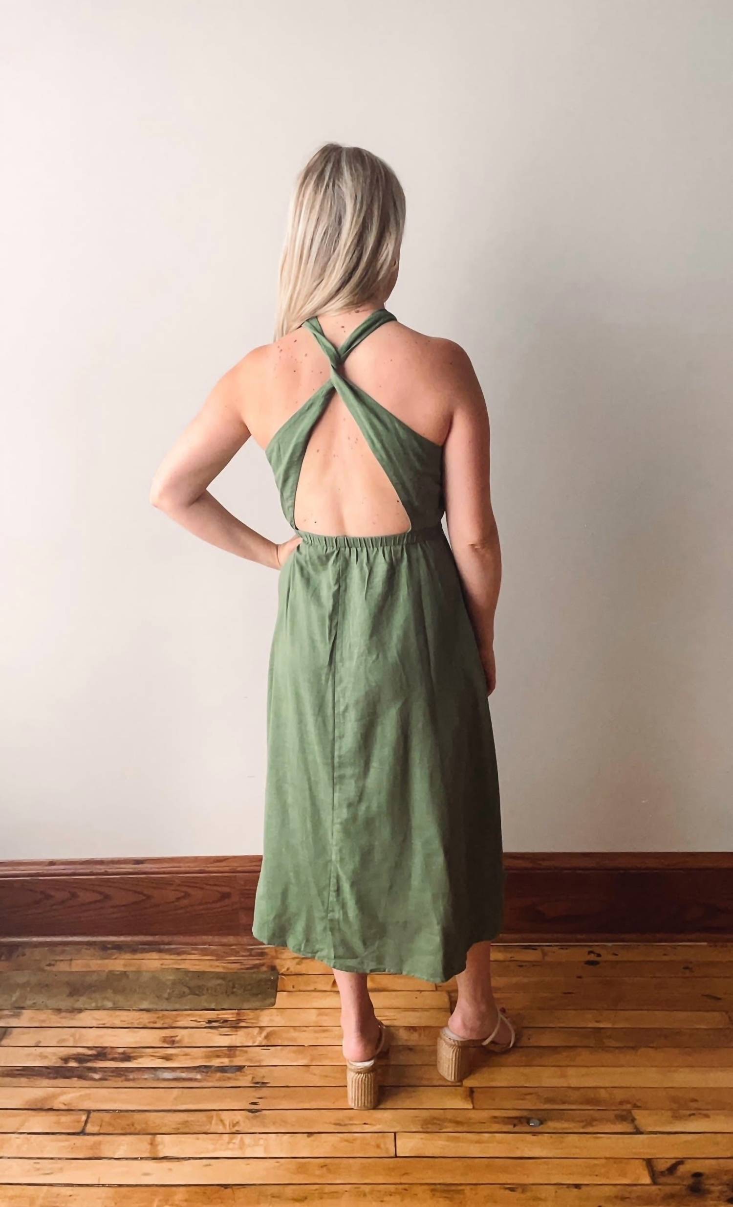 Sadie & Sage - GOOD DAY BACK DETAIL MIDI DRESS