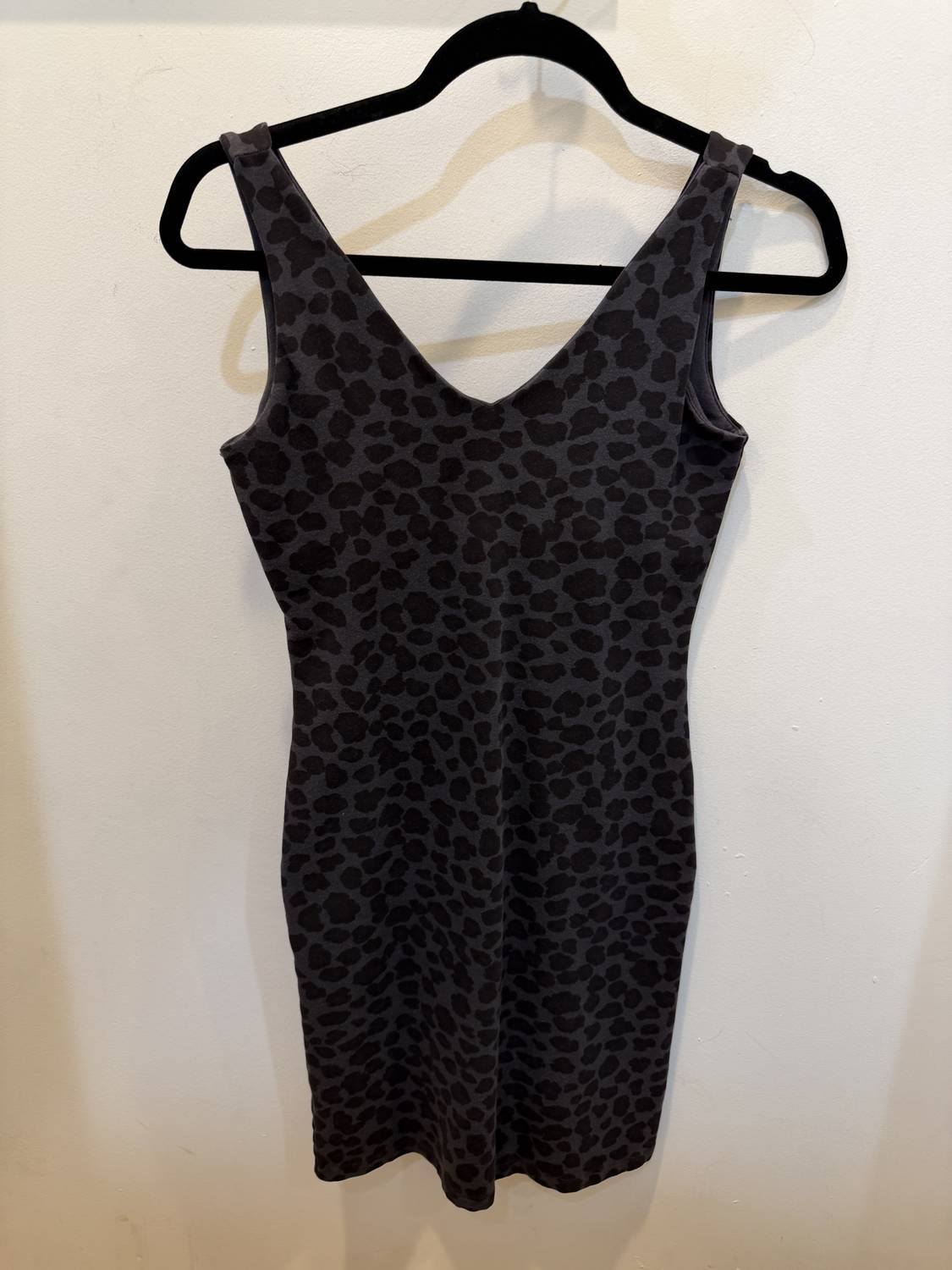 Monrow - WOMEN'S SLEEVELESS CONTRAST DRESS
