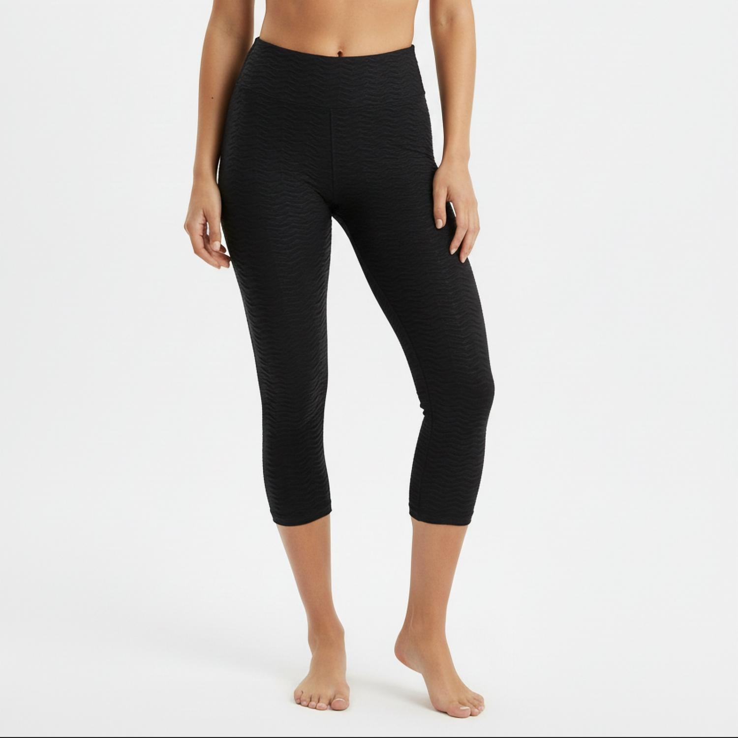 BBrazil Clothing Pyramid Weave Jacquard Capri Leggings in black - women's pants