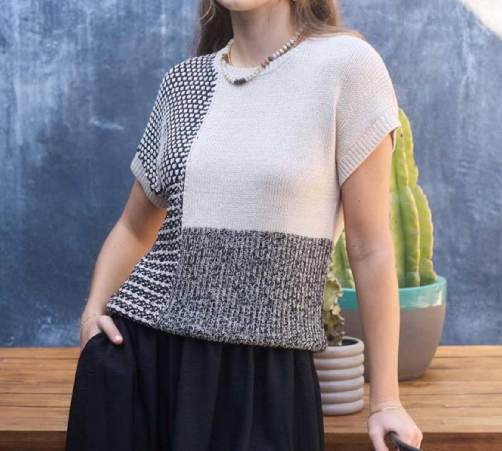 Iris - Short Sleeve Sweater