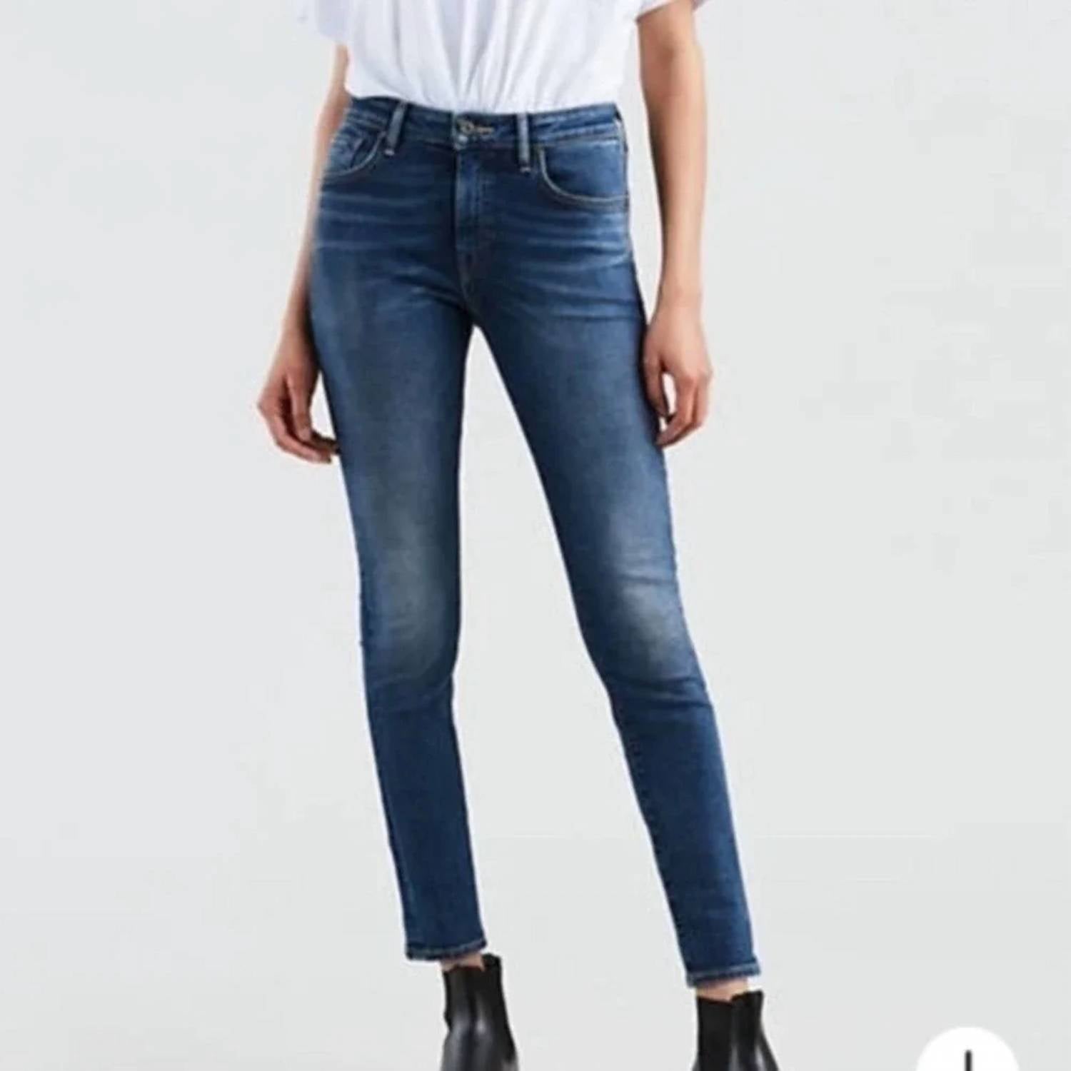 Levi'S - 721 High Rise Skinny Jeans