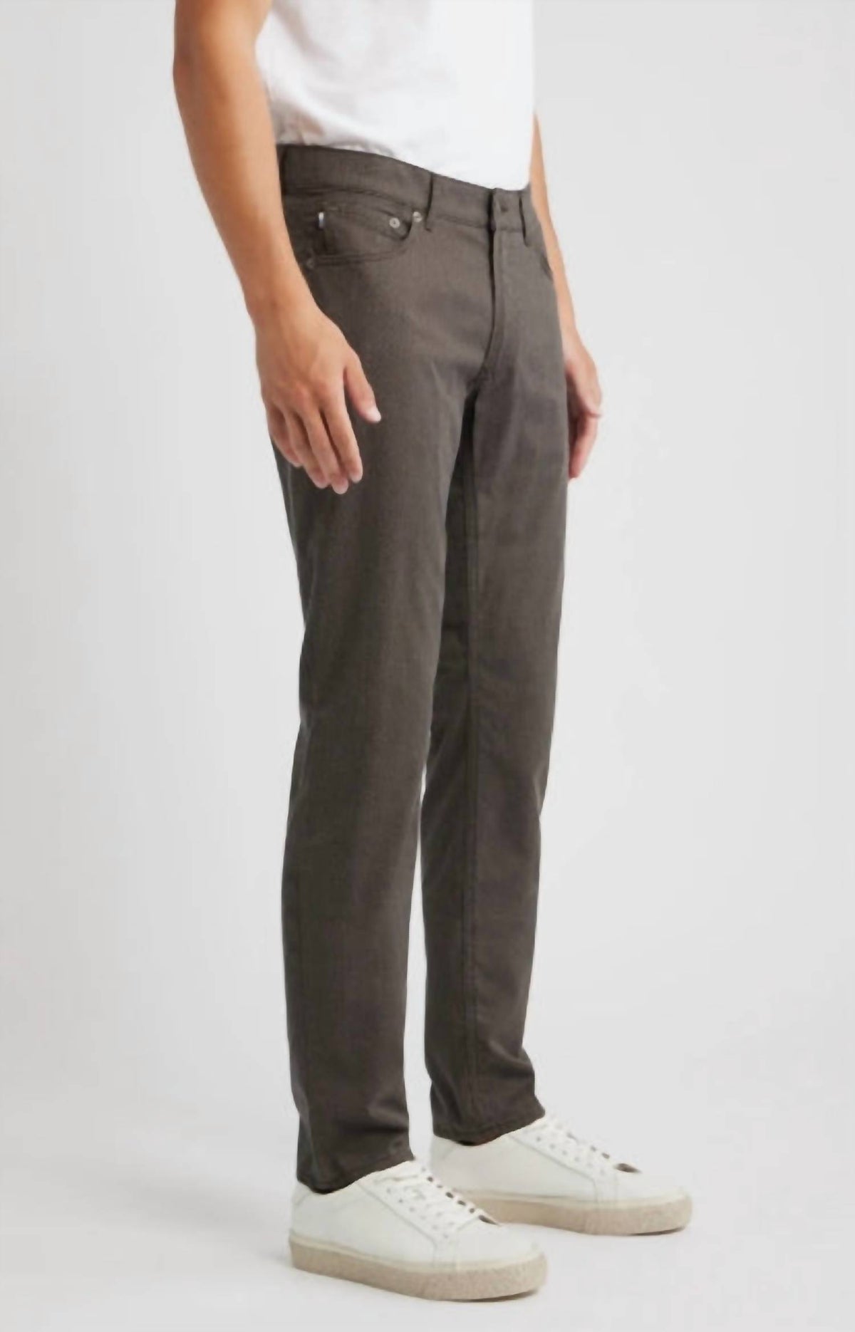Brax Chuck Fusion Flex Modern Fit Five-Pocket Pants in nougat - men's jeans - detail view