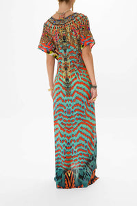 Camilla - Cover Up With Front Splits Desert Visions