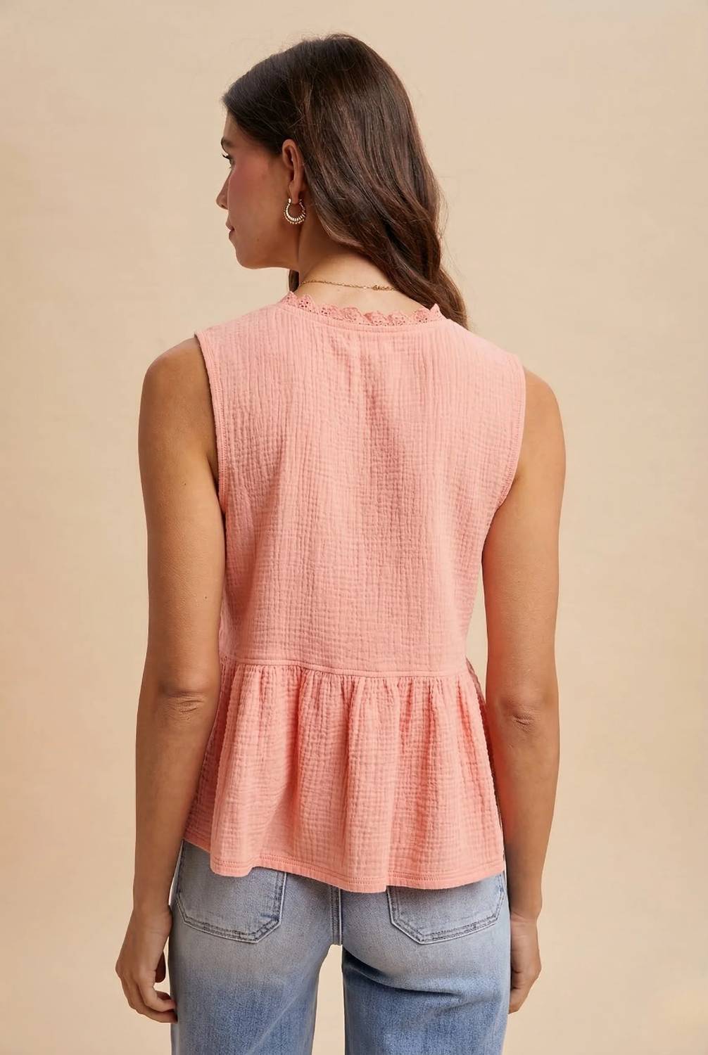 Anniewear - Sleeveless Button Front Top