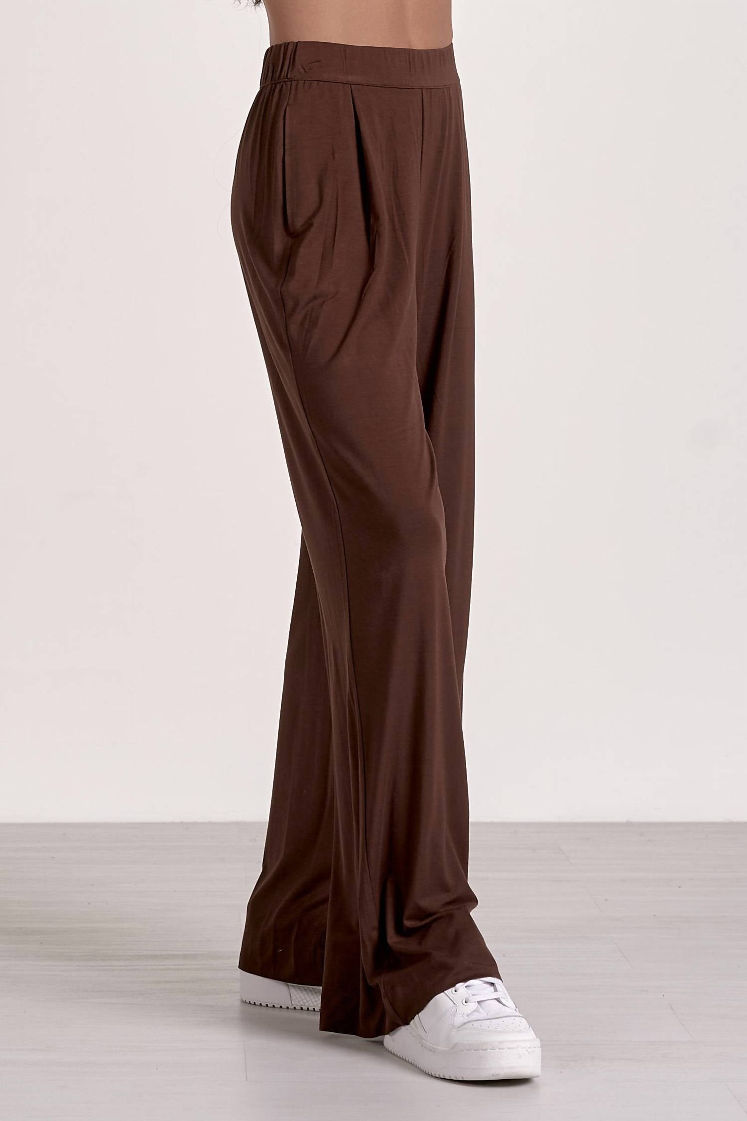 ELAN Lounge Pants in brown - women's pants - detail view