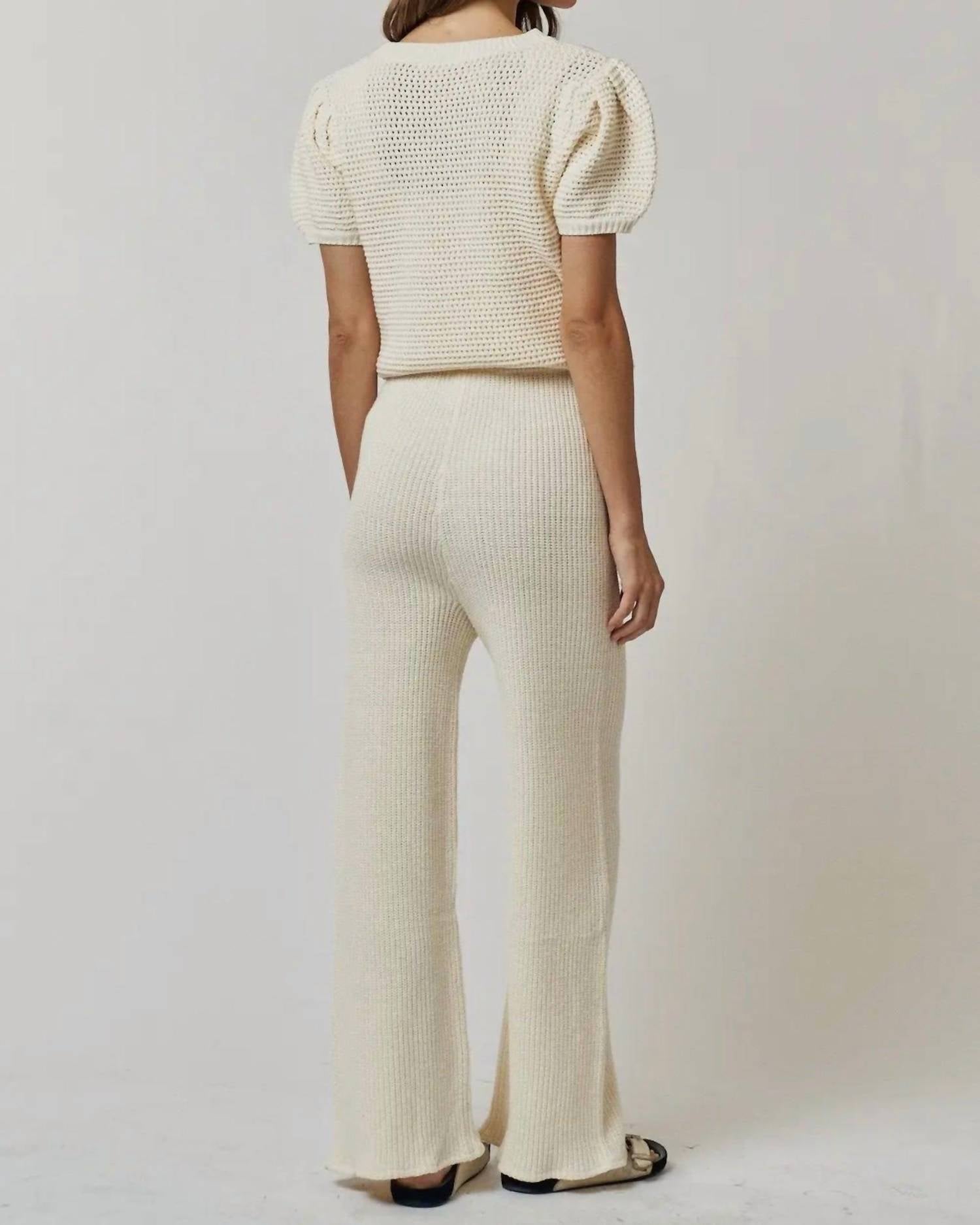 Lalavon - Heart Embroidered Puff Sleeve Top