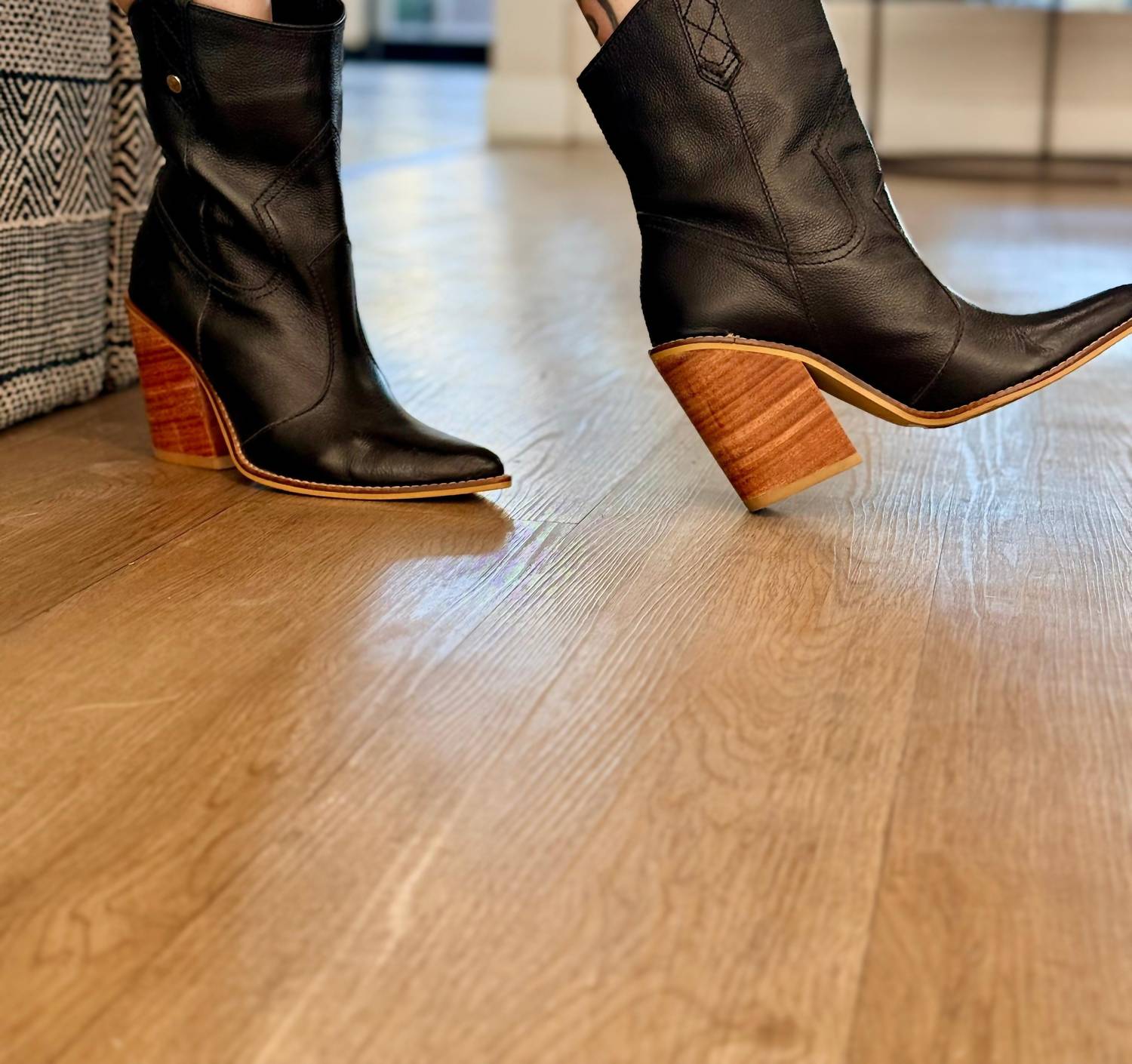 Stivali New York - Women's Chunky Heel Ankle Bootie