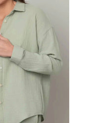 Eightyfive - Cotton Gauze Akoya Shell Button Front Top