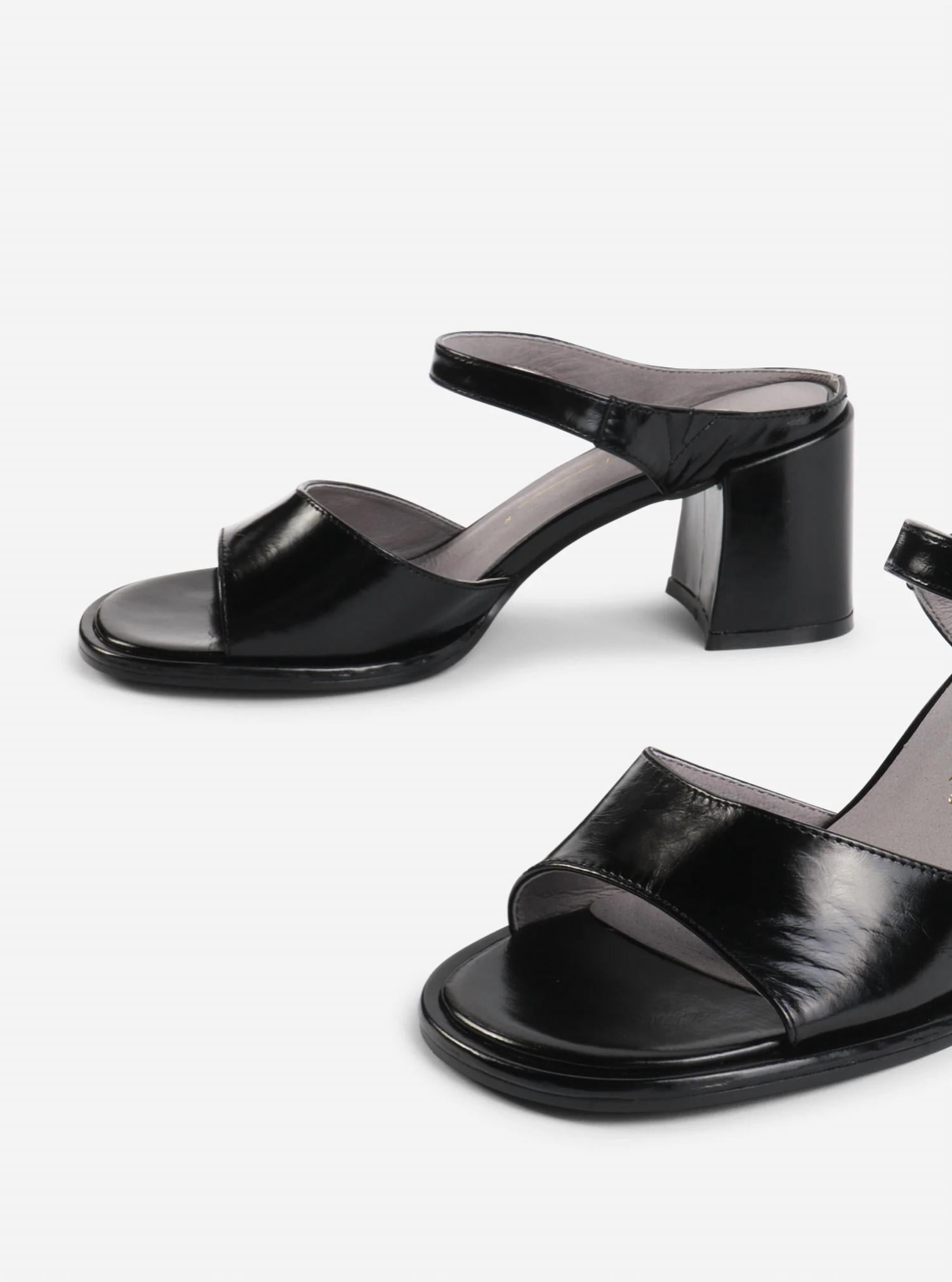 Intentionally Blank - Women's Apex Sandals