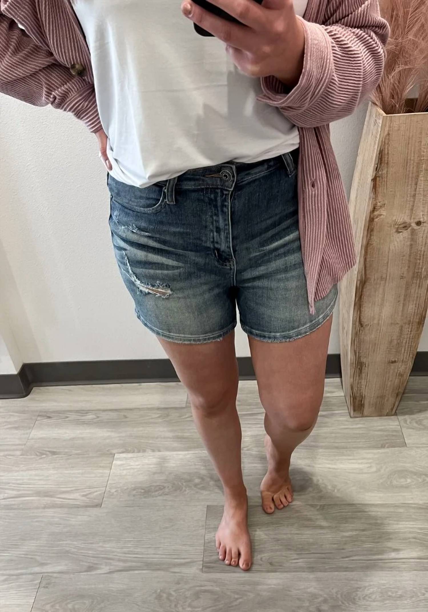 Risen - High Rise Vintage Wash Shorts