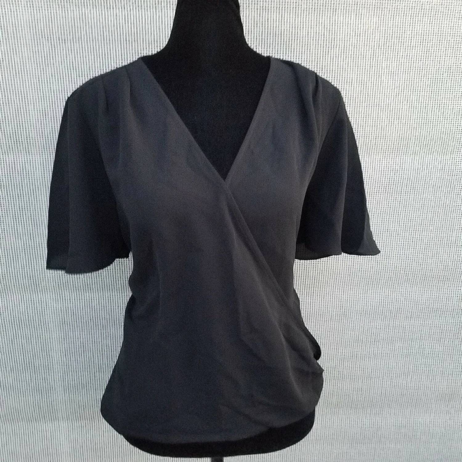 Alfani - Women's Short Sleeve V-neck Pleated Top