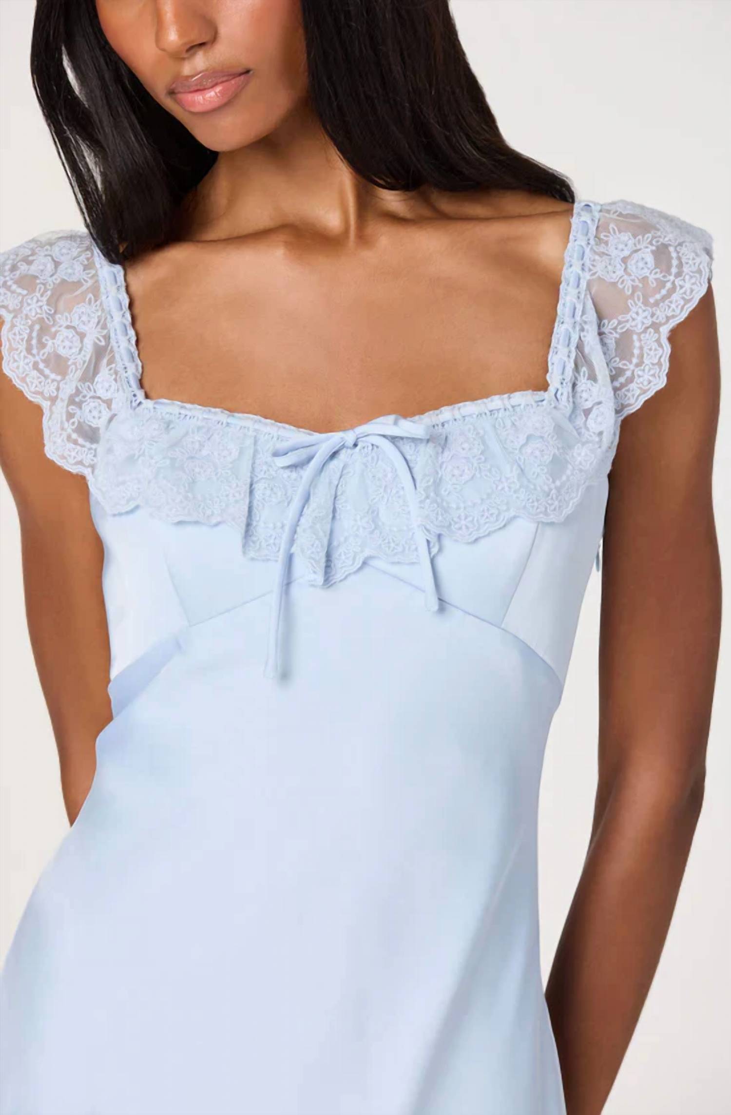 Astr - Makiya Lace Strap Empire Waist Midi Dress