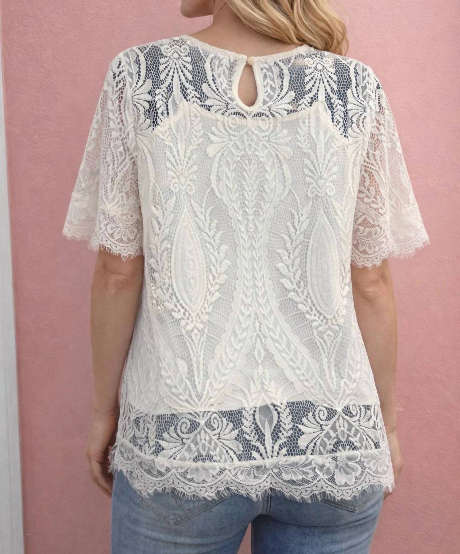 Trendmates - Elegant Lace Overlay Top With Keyhole Back