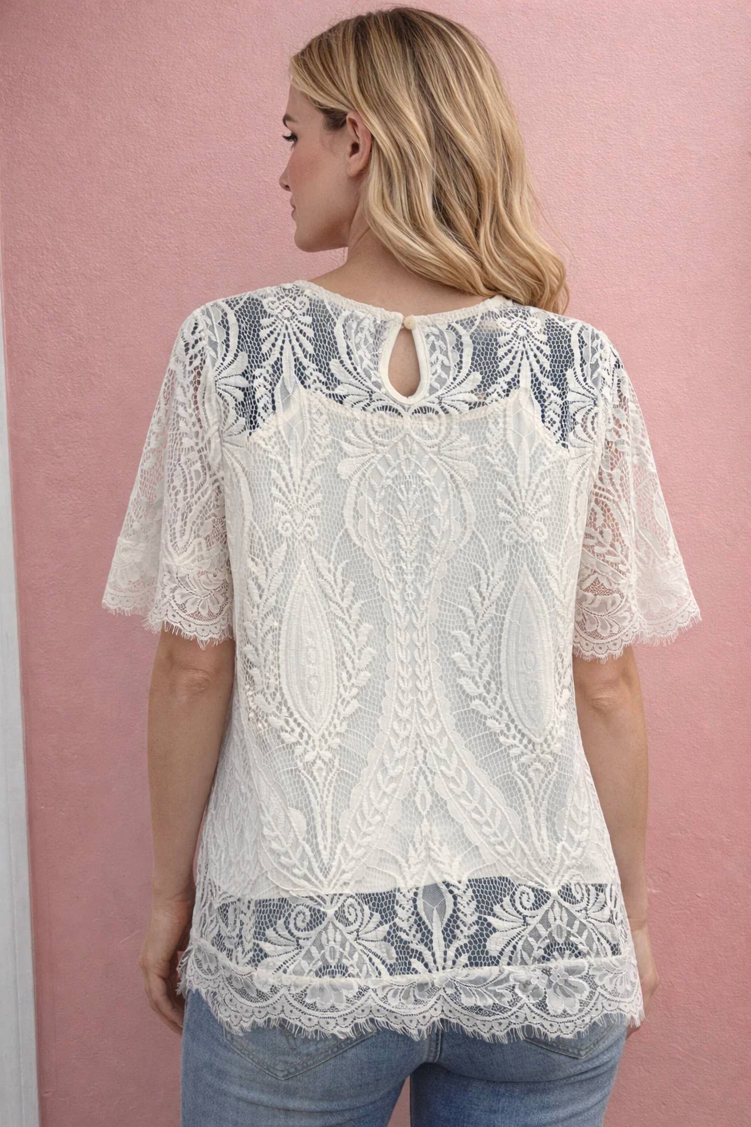 Trendmates - Elegant Lace Overlay Top With Keyhole Back